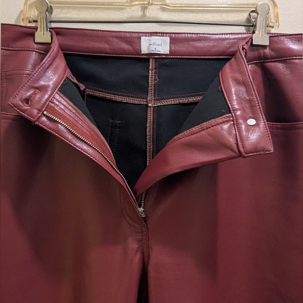 Wilfred The Melina™ Super High-Rise Pant Vegan Leather Burgundy Red- 16 - Picture 10 of 15